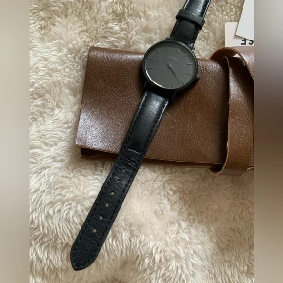 Cluse Black Minuit Watch - Picture 5 of 6